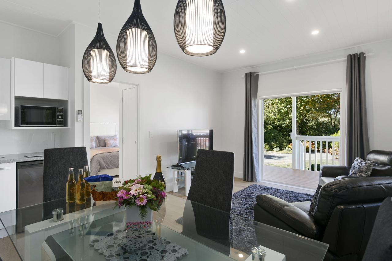The Retreat Luxury Garden Villa Taupo Exterior photo